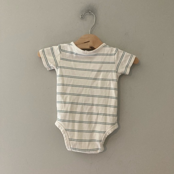$11 ADD ON colored organics bodysuit boys top‎ baby pajamas cotton on kids zara - Picture 2 of 3